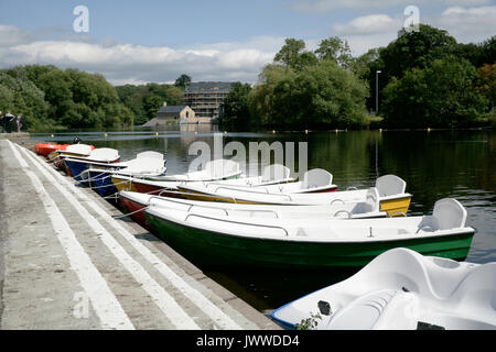 Otley, Leeds, Royaume-Uni. 14 août, 2017. Barques sur la rivière Wharfe, première fois depuis 2001 : Crédit Les Wagstaff/Alamy Live News Banque D'Images