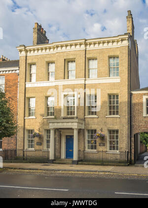 Trois étages d'une maison géorgienne le berceau du poète Wystan Hugh Auden distingué 1907 - 1973 à 54 Bootham York Banque D'Images