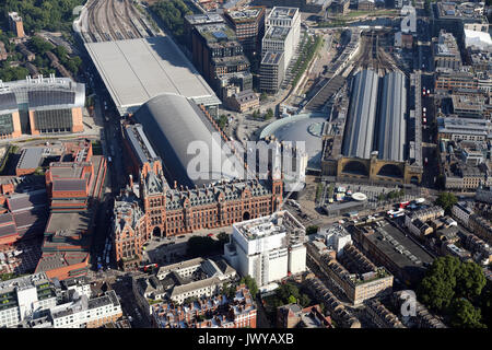 Vue aérienne de St Pancras et Kings Cross gares, Londres, Royaume-Uni Banque D'Images