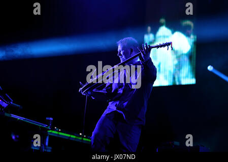 Barcelone - JUN 18 : Nouvelle Commande (groupe de rock anglais) produisent en concert au festival Sonar le 18 juin 2016 à Barcelone, Espagne. Banque D'Images