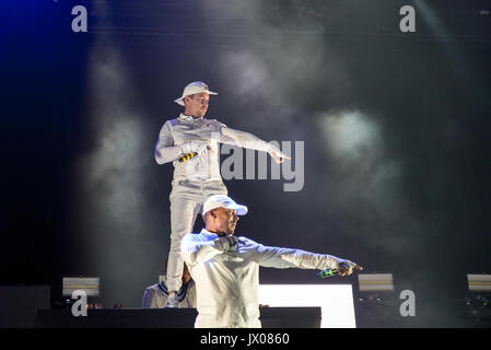 BENICASSIM, ESPAGNE - 14 juil : Major Lazer (electronic music band composé de producteur Diplo, Jillionaire et Walshy Fire) produisent en concert à F Banque D'Images