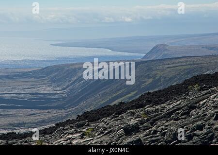 Paysage le long de la chaîne de cratères Road dans le parc national des volcans Banque D'Images