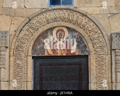 Monastère de Ghélati site du patrimoine mondial de l'Unesco près de Koutaïssi en Géorgie, fondée en 1106, décoré sur le portail cathédrale dédiée à la Vierge Marie Banque D'Images