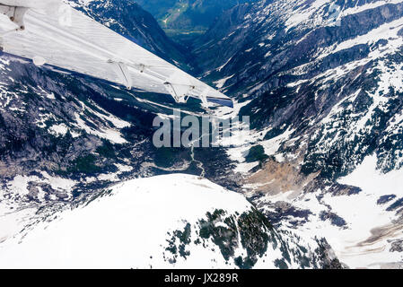 Vue depuis un hydravion sur la neige montagnes enneigées et les glaciers près de ski Whistler British Columbia Canada Banque D'Images