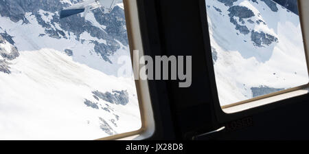 Vue depuis un hydravion sur la neige montagnes enneigées et les glaciers près de ski Whistler British Columbia Canada Banque D'Images