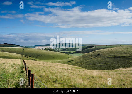 Feuille blanche vers le bas près de simple. Le paysage à partir de la feuille blanche par le soleil du matin est spectaculaire et révèle un réseau de terres arables fertiles. Banque D'Images