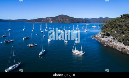 Vue aérienne de bateaux amarrés sur Hawkesbury River, Australie Brooklyn Banque D'Images