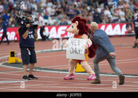 Stade de Londres, l'Est de Londres, Angleterre ; es Championnats du monde ; le héros mascotte hérisson divertir les fans le 12 août 2017. Banque D'Images