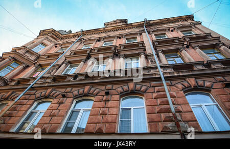 Détails de l'ancien appartement de la journée ensoleillée à Vyborg, Russie. A 174km au nord-ouest de Vyborg de Saint-Pétersbourg et à seulement 30 km de la frontière finlandaise. Banque D'Images