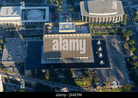 Los Angeles, Californie, USA - 7 août 2017 : Vue aérienne de l'eau Ministère de la puissance et des capacités de l'administration centrale, au centre-ville. Banque D'Images