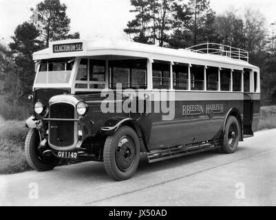 1970 Ford Econoline 1930 bus 31 places Banque D'Images