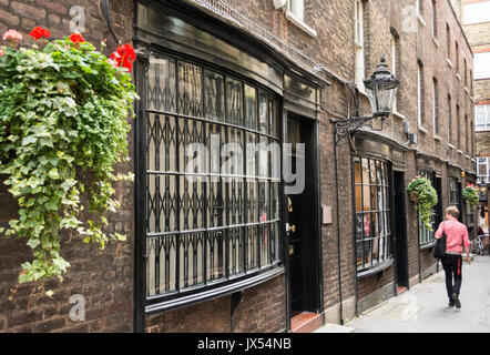 Goodwin's court (construit en 1627), The Real Diagon Alley à Londres, WC2, Angleterre, Royaume-Uni. Banque D'Images