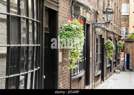 Goodwin's Court (construit en 1627), le vrai chemin de traverse à Londres, WC2, au Royaume-Uni. Banque D'Images