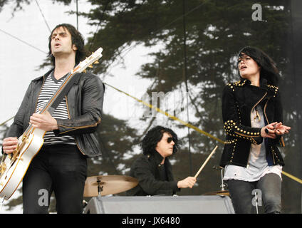 (G-D) Dean Fertita, Jack White Alison Mosshart Dead Weather 2009 Outside Lands Festival Golden Gate Park août 30,2009 San Francisco. Banque D'Images