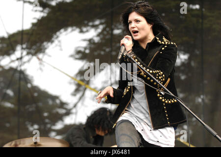 (G-D) Jack White Alison Mosshart Dead Weather se produit 2009 Outside Lands Festival Golden Gate Park août 30,2009 San Francisco. Banque D'Images