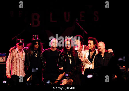 (G-D) acteur/musicien Billy Bob Thornton, musiciens Slash, Henry Rollins, Ozzy Osbourne, Tommy Lee, Billy Morrison comédien Jim Norton posent sur scène le 2e festival annuel de musique Sunset Strip hommage à Ozzy Osbourne House Blues septembre 10,2009 West Hollywood Banque D'Images