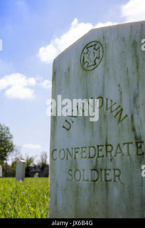 Créé en 1866, le Spotslvania Confederate Cemetery contient les restes de plus de 600 soldats confédérés tués dans les batailles autour de la guerre civile Banque D'Images