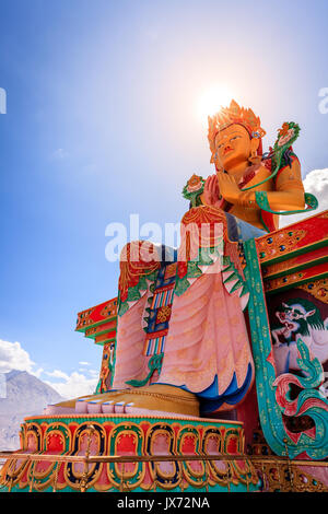 Statue du Bouddha Maitréya près de monastère Diskit au Ladakh, au Cachemire, en Inde Banque D'Images