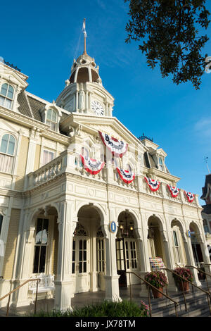 Hôtel de ville dans le centre vacancier le parc à thème Magic Kingdom, Walt Disney World, Orlando, Floride. Banque D'Images