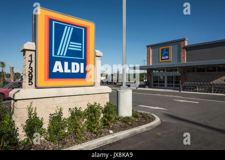 Marché ALDI situé à Mount Dora, Floride USA Banque D'Images