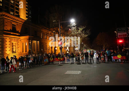 Un rassemblement a eu lieu sur l'Aboriginal and Torres Strait Islander Children's Day à la Cour suprême à Sydney NSW pour exiger l'auto-détermination pour First Nat Banque D'Images