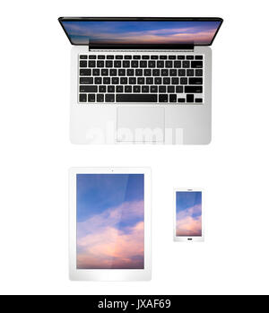 Vue supérieure, portable, tablette et mobile phone isolated on white Banque D'Images