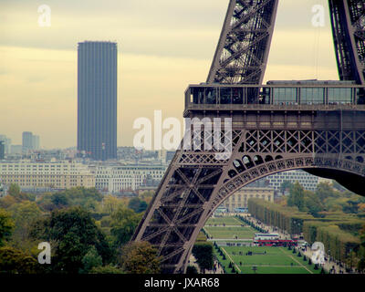 PARIS FRANCE - TOUR EIFFEL ET MONTPARNASSE - PARIS PANORAMA du Trocadéro - PARIS © Frédéric Beaumont Banque D'Images