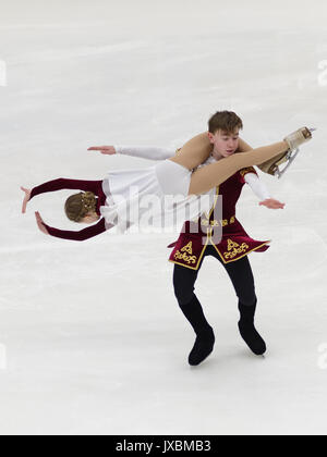 Saint-pétersbourg, Russie - le 19 avril 2017 : Compétitions de patinage artistique sur prix de Saint-Pétersbourg Russie du patinage artistique. 150 athlètes de 6 regio Banque D'Images