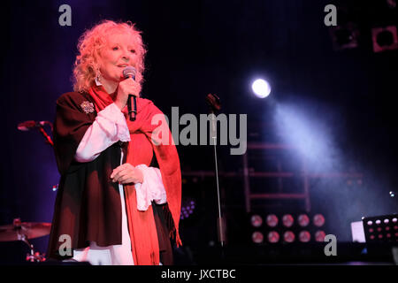 Petula Clark à son premier festival en plein air. Festival Cropredy, Banbury, Oxfordshire, Angleterre, 11 août 2017 Banque D'Images