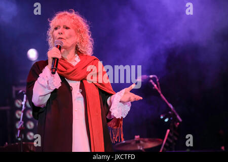 Petula Clark à son premier festival en plein air. Festival Cropredy, Banbury, Oxfordshire, Angleterre, 11 août 2017 Banque D'Images