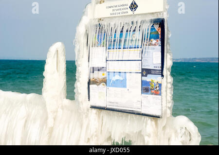 Le vent et les températures très basses créé un paysage hivernal sur le lac de Genève, Genève, Suisse Banque D'Images
