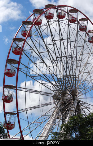 Un géant fesses roue dans East Princes Street Gardens pendant le Festival d'Édimbourg Banque D'Images