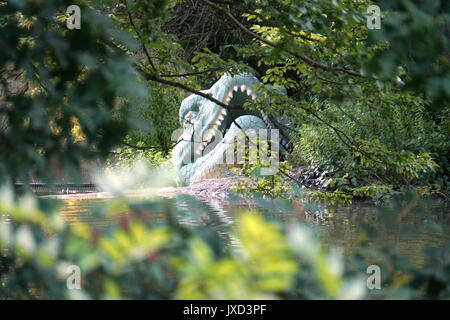 Les dinosaures à Crystal Palace Park, Londres Banque D'Images