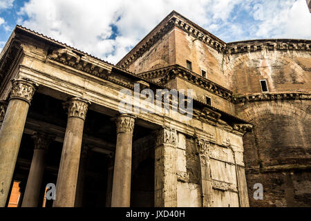 Façade ancienne Panthéon de Rome, Italie Banque D'Images