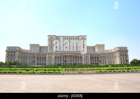 Palais du Parlement (également connu sous le nom de la Chambre du Peuple, construit pendant le règne de Ceausescu), Bucarest, Roumanie. Le palais est le plus grand des Banque D'Images