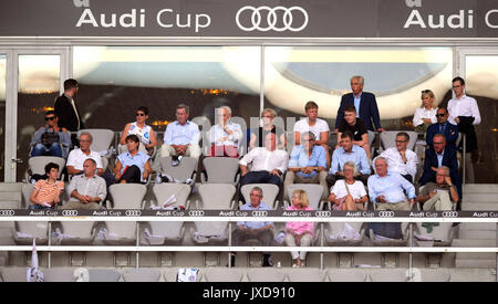 02.08.2017, Fussball 1.liga 2017-2018, AUDI-Cup 2017, Spiel um Platz 3 : SSC Napoli - FC Bayern München, dans der Allianz-Arena München, Ehrengäste mit Präsident Uli Hoeness (FC Bayern), Vorstandsvorsitzender Karl-Heinz Rummenigge (FC Bayern München), Martin Winterkorn, Stellvertretender Vorstandsvorsitzender Jan-Christian Dreesen (FC Bayern München),Aufsichtsratsvorsitzender Karl Hopfner (FC Bayern München), Photo : Cronos/MIS Banque D'Images