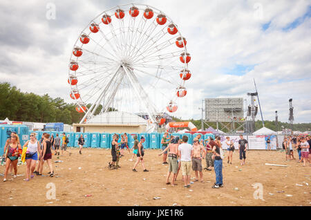 Nowy, Pologne - 05 août 2017 : Grande roue au 23e Festival de Woodstock La Pologne, l'un des plus grands festivals en plein air dans le monde. Banque D'Images