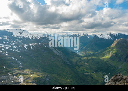 Paysage vu du point de vue de Dalsnibba en Norvège Banque D'Images