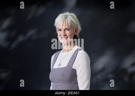 Edinburgh, Royaume-Uni. Août 15, 2017. Judith Murray, OBE, le Scottish coach de tennis et l'auteur. Elle est la mère de joueurs professionnels de tennis Jamie et Andy Murray, apparaissant à l'Edinburgh International Book Festival. Edimbourg, Ecosse. 15 août 2017 Photo par : GARY DOAK/Alamy Live News Banque D'Images