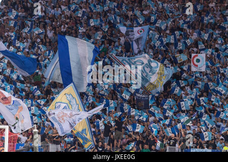 Rome, Italie. 13e Août 2017. Lazio fans Football/soccer : Super Coupe Italienne (Supercoppa Italiana) match entre la Juventus 2-3 SS Lazio au Stadio Olimpico à Rome, Italie . Credit : Maurizio Borsari/AFLO/Alamy Live News Banque D'Images