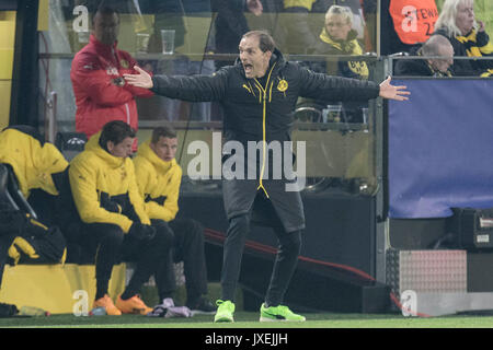 Dortmund, Allemagne. 12 avr, 2017. Thomas TUCHEL formateur (NE) verzweifelt an der Seitenlinie ; Verzweiflung, geste, Gestik ; émotion, Emotionen ; Fussball Champions League, Viertelfinale, Hinspiel, Borussia Dortmund (NE) - AS Monaco (Monaco) 2:3, am 12.04.2017 in Dortmund/ Deutschland. | Verwendung weltweit Credit : dpa/Alamy Live News Banque D'Images