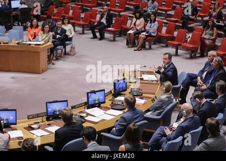 Organisation des Nations Unies, New York, USA, 16 août 2017 - Le ministre des Affaires étrangères serbe, Ivica Dacic au cours de la réunion du Conseil de sécurité sur le Kosovo d'aujourd'hui au siège des Nations Unies à New York. Photo : Luiz Rampelotto/EuropaNewswire dans le monde d'utilisation | Banque D'Images