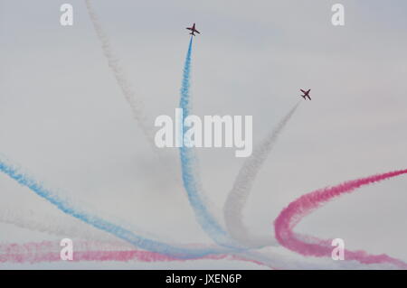 Norfolk, Royaume-Uni. Août 16, 2017. Les flèches rouges à Cromer Carnival Crédit : John Worrall/Alamy Live News Banque D'Images