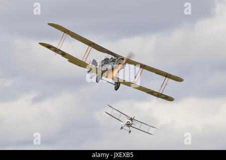 Bristol F2B et un Sopwith Snipe battant ainsi à l'ancien directeur de l'aérodrome Banque D'Images