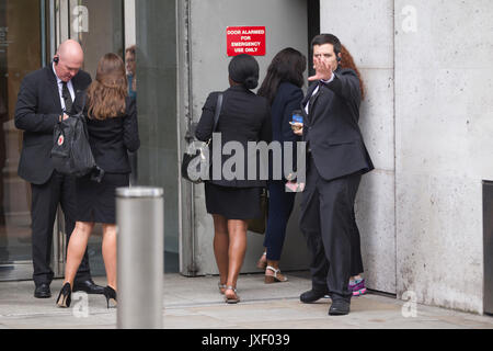 Ville travailleur meurt après avoir chuté à partir de la 7e étage du London Stock Exchange, Paternoster Square, London, UK Banque D'Images