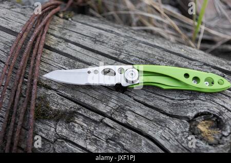 Couteau petit et léger pour tous les jours l'exécution dans la ville. Banque D'Images