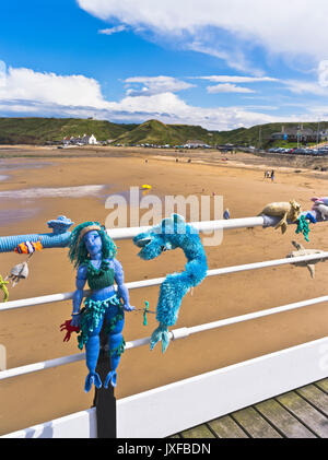 dh Guerilla tricotage jetée SALTBURN PAR LE SEA CLEVELAND tricoté figurines de mer Neptune hippocampe fil crochet bombardant tricoté art de cime Banque D'Images