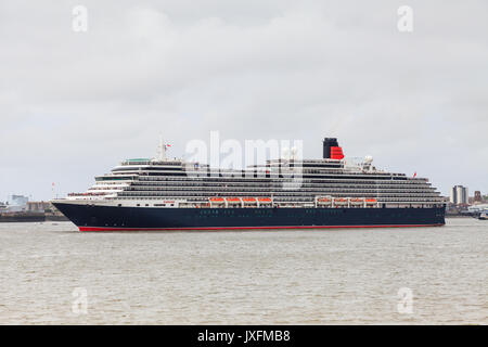 Paquebot de croisière Cunard Queen Victoria est représenté sur la Mersey dans le cadre de son 175e anniversaire. Banque D'Images