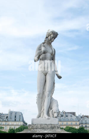 Statue de nymphe dans le jardin des Tuileries, Paris, France Banque D'Images