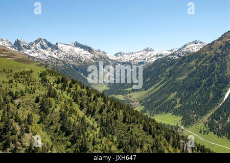 Vue depuis Puerto de la Bonaigua, Pyrénées, Espagne Banque D'Images